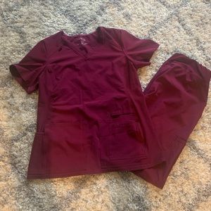 Woman’s Cherokee iFlex Scrub Set - Size Medium -  Color Maroon